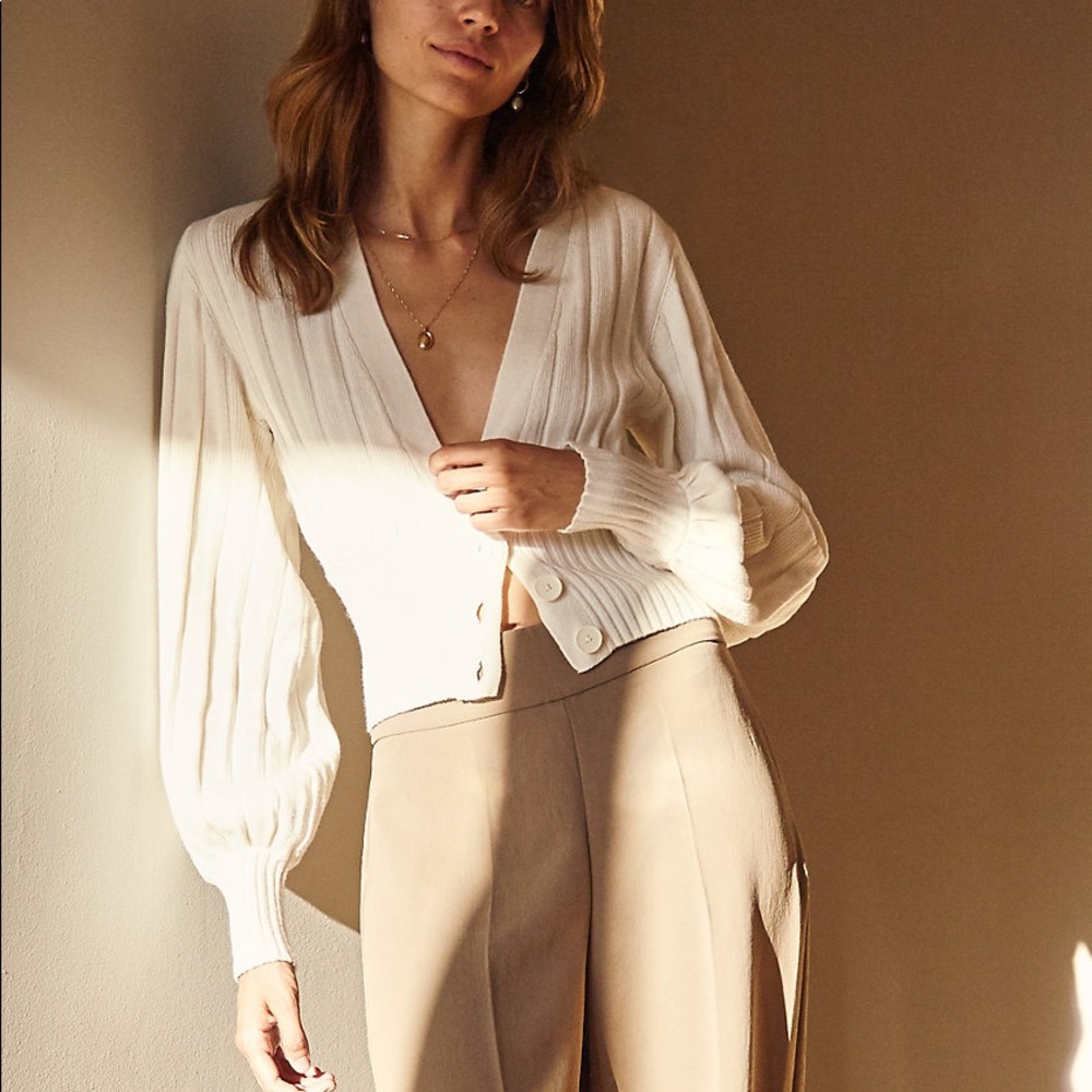 Aritzia x Wilfred Deep Plunge  Cream Ribbed V-Neck Button Cardigan